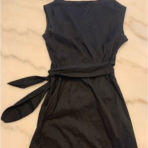 Diana Von Furstenberg size 4 black wrap dress with tie and zipper